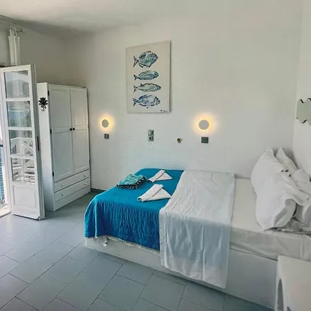 Beachfront Blue Sea Apartment *