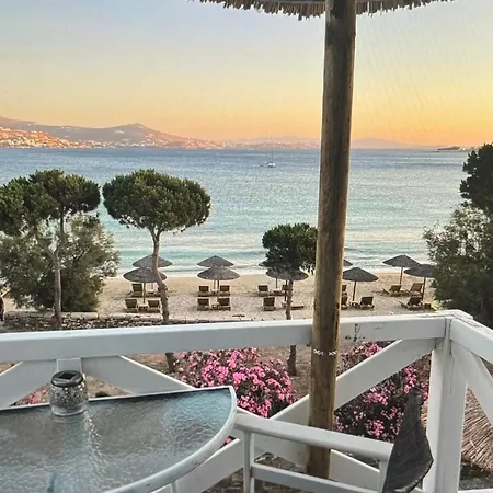 Beachfront Blue Sea Apartment *