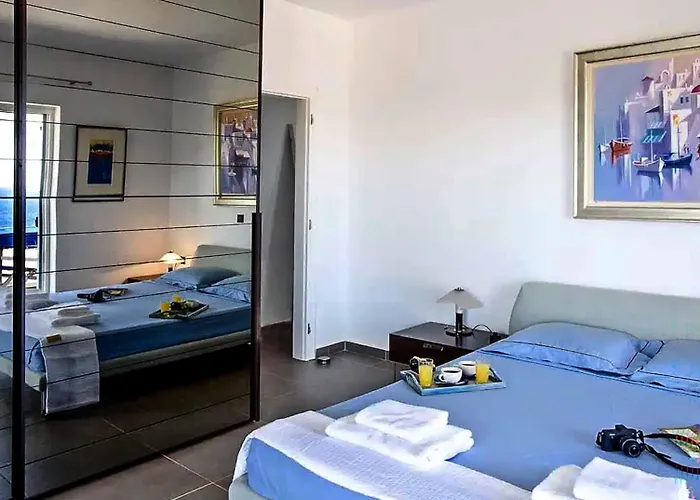 Beachfront Blue Sea Apartman Párosz