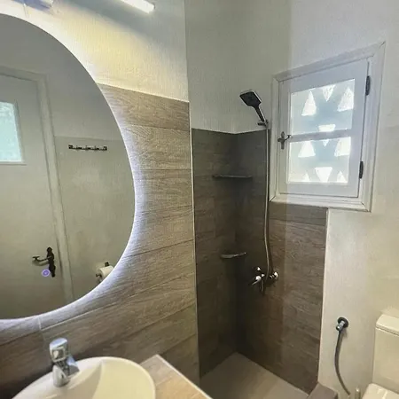 Beachfront Blue Sea 아파트