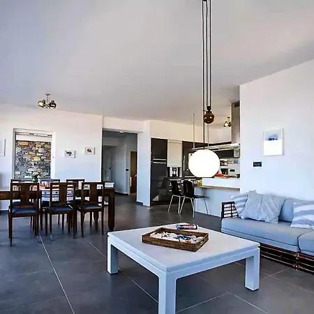 Beachfront Blue Sea Apartment